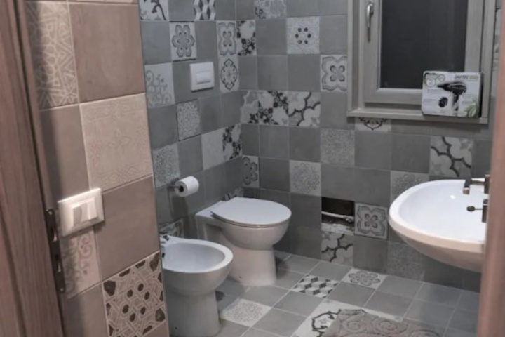 Room 5 of 10