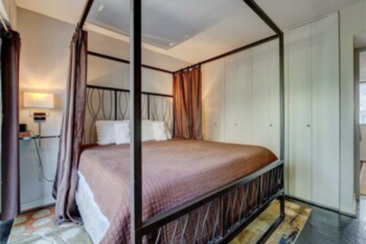 Room 21 of 26