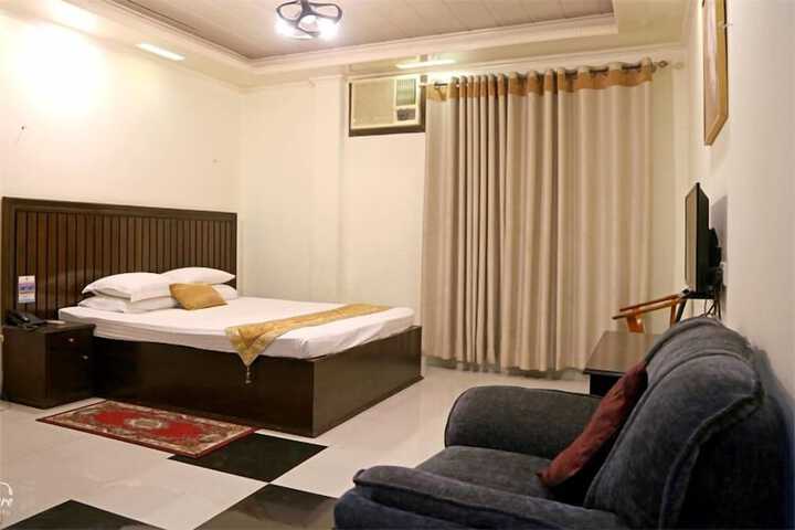 Room 15 of 62