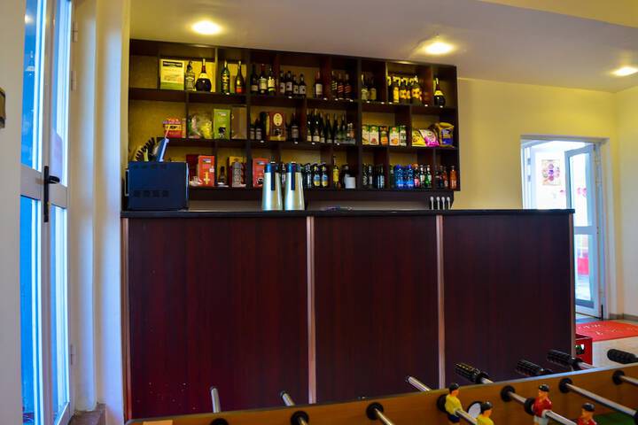 Lounge 23 of 40
