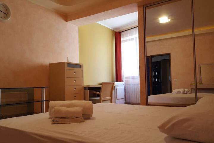 Room 8 of 13