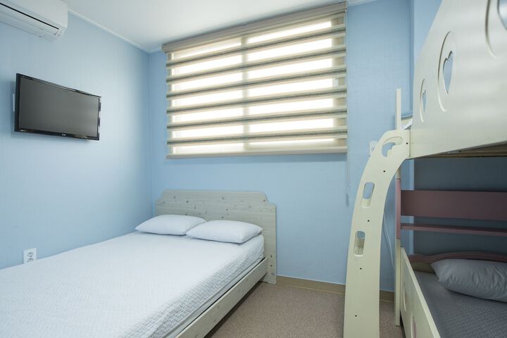 Room 15 of 100