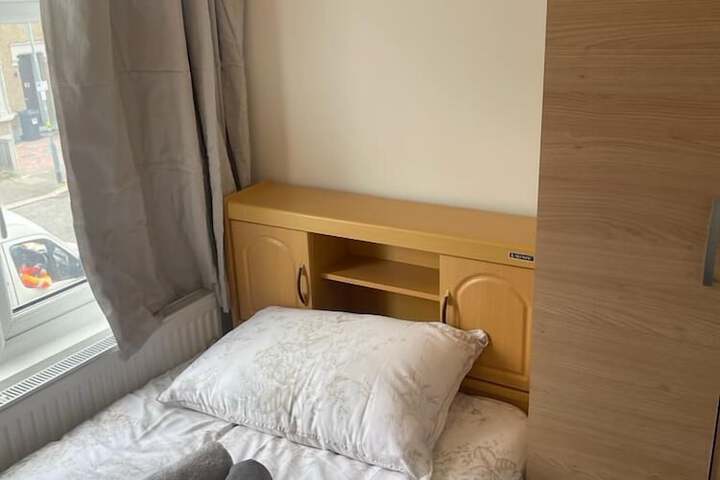 Room 9 of 14