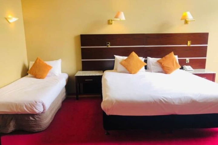 Room 16 of 34