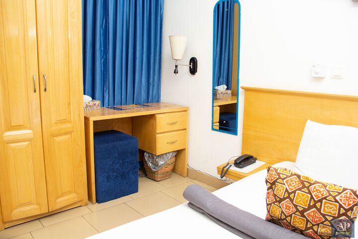 Room 11 of 89