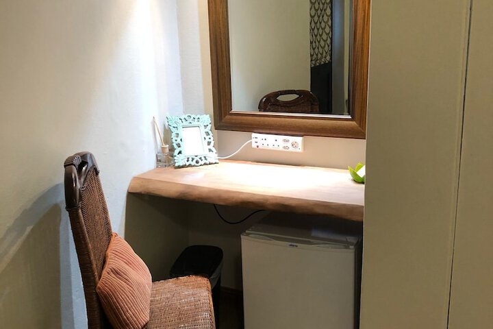 Room 12 of 53