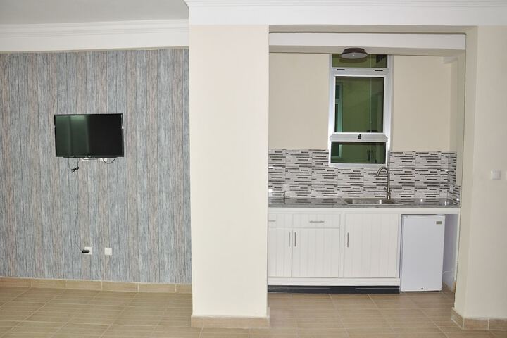 Room 13 of 36