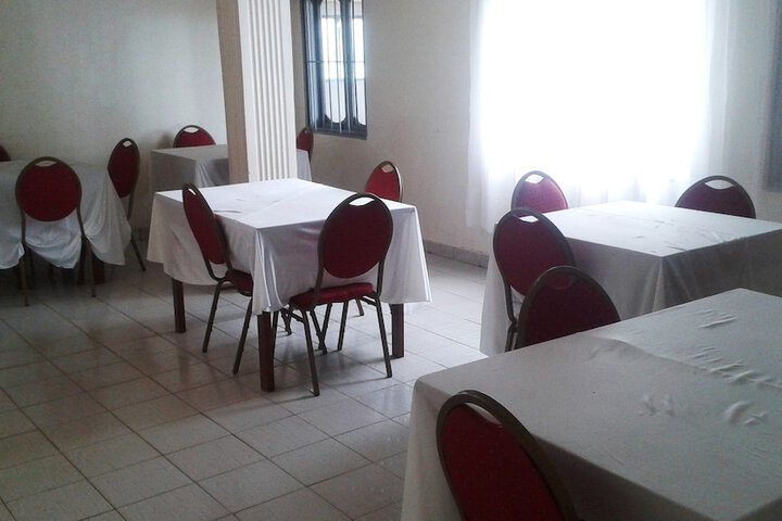 Dining 19 of 23