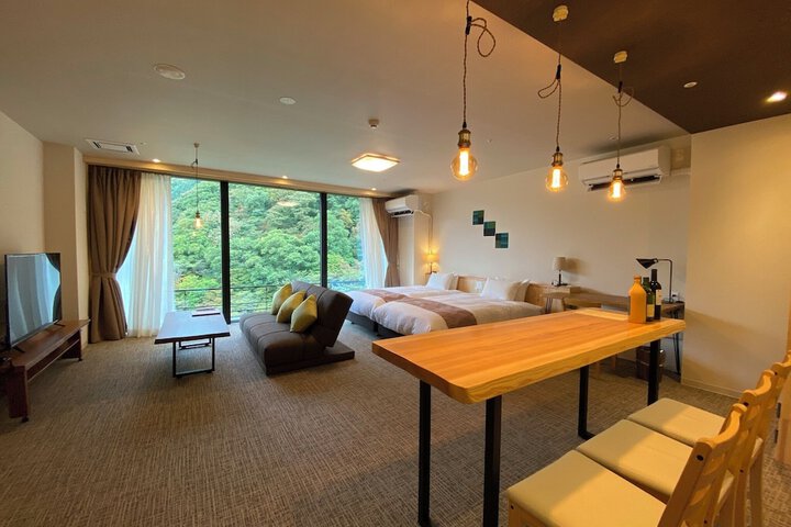 Room 4 of 47
