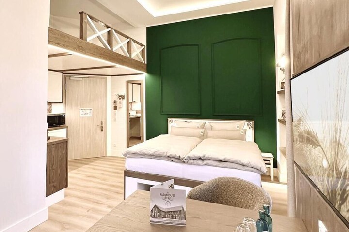 Room 27 of 82