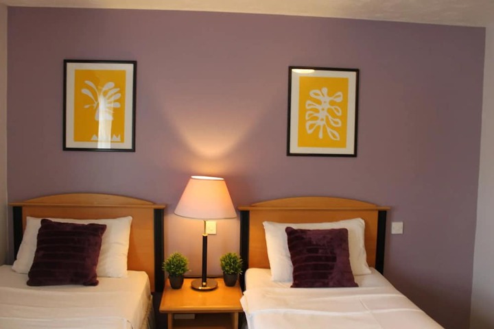 Room 10 of 38