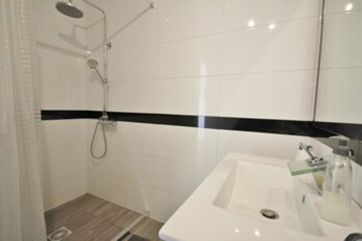 Room 2 of 36