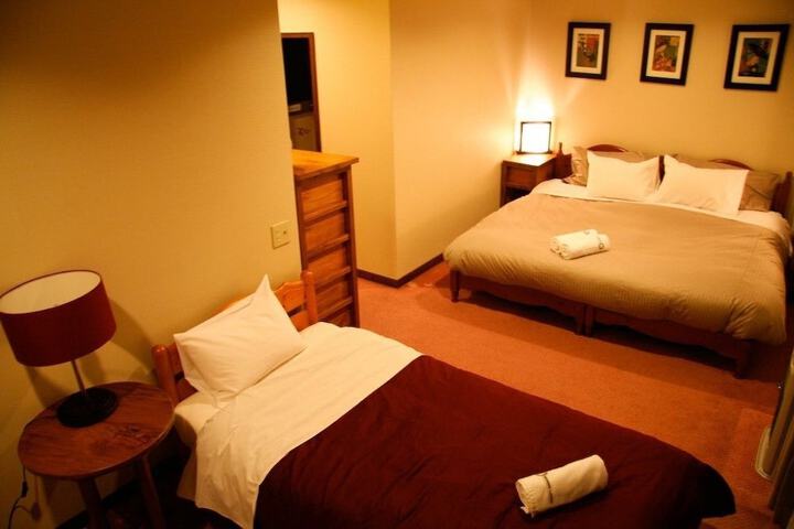 Room 9 of 35