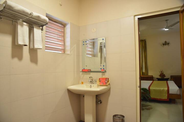 Room 17 of 30