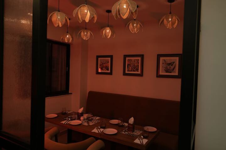 Dining 24 of 34