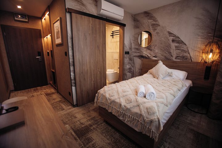 Room 28 of 70