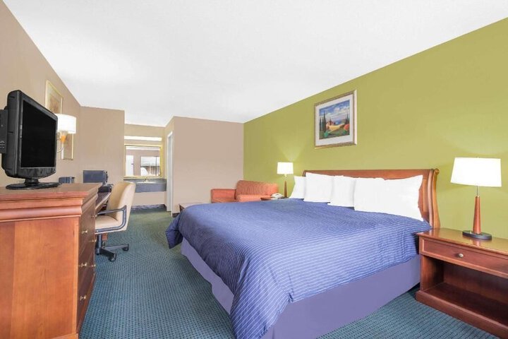 Room 4 of 29