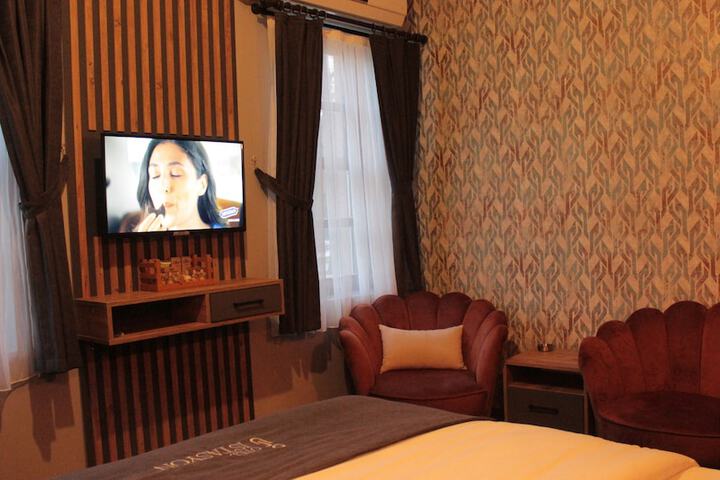 Room 23 of 118