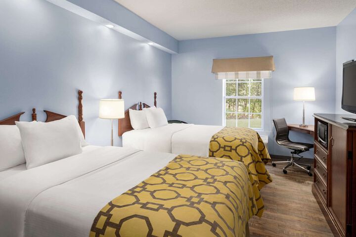 2 Double Beds (2 of 6)