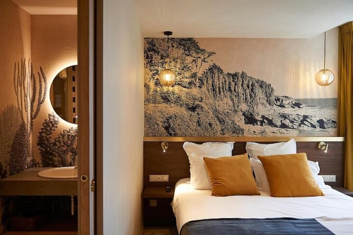 Room 2 of 31