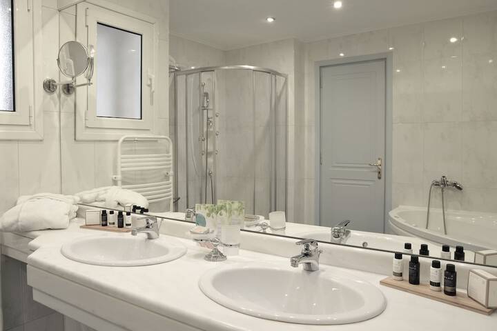 Bathroom Interior Photo