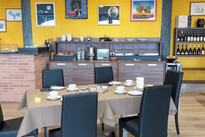 Breakfast/Coffee Service 13 of 18