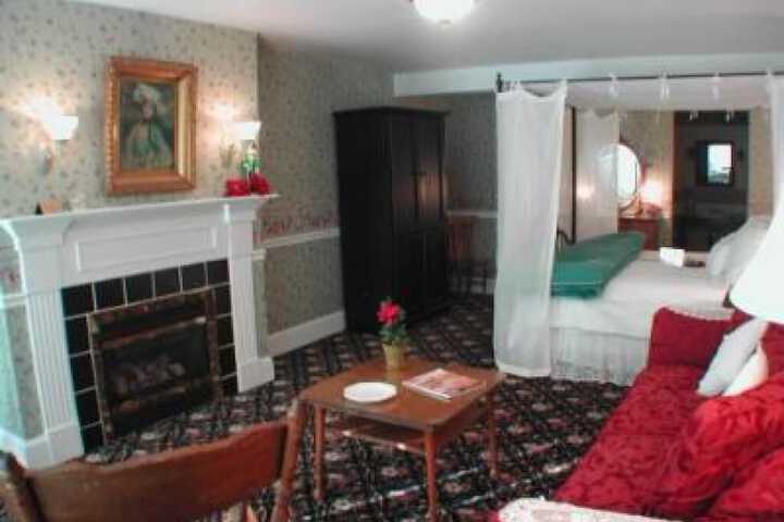 Room 28 of 84