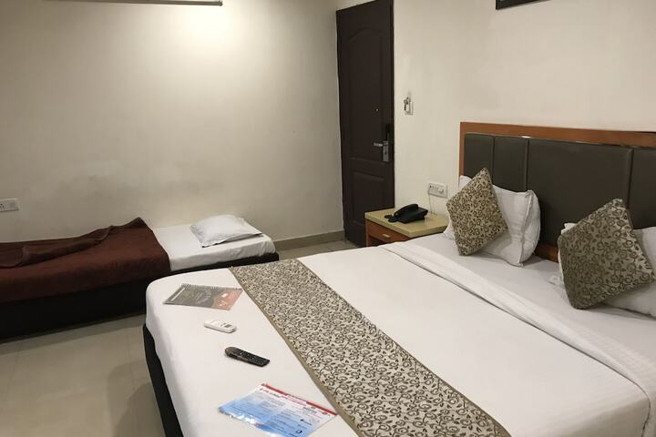 Room 8 of 25