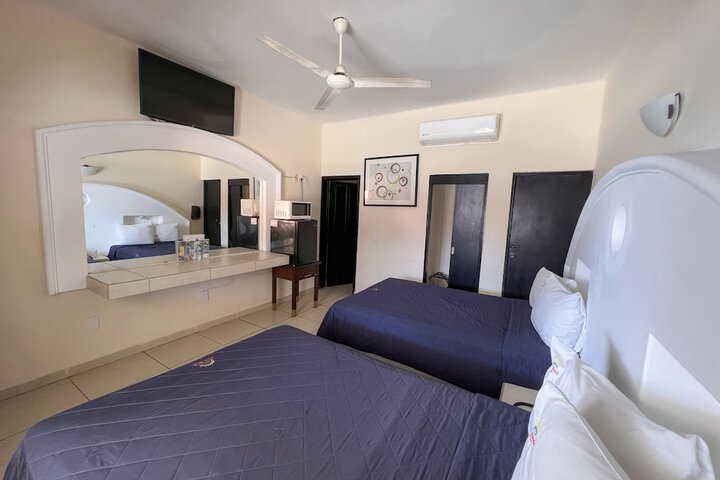 Room 12 of 19