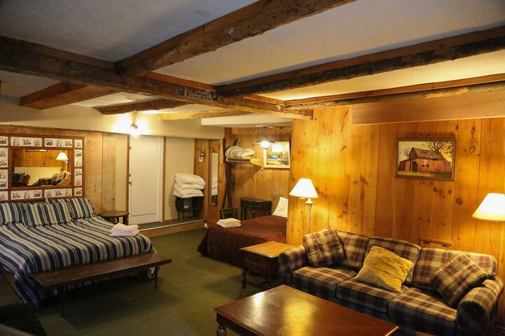 Room 34 of 165