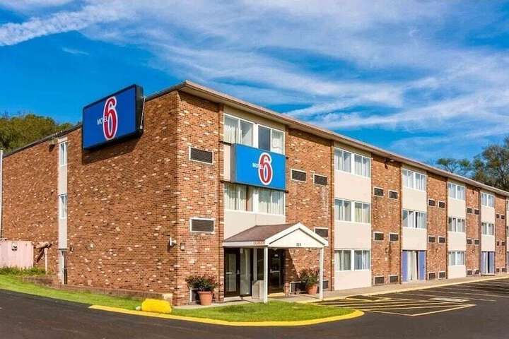 Hotel Entry