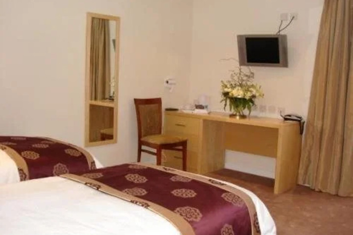 CLEDDAU BRIDGE HOTEL