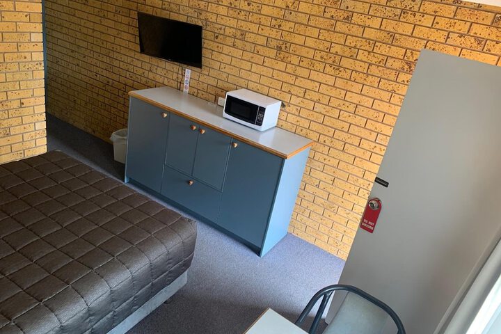 Room 17 of 60