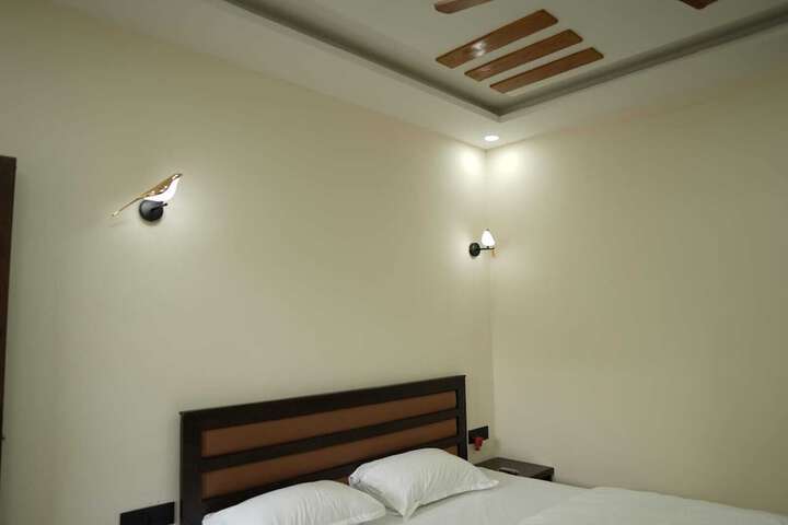 Room 3 of 36