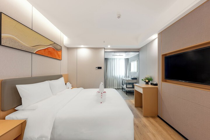 Room 14 of 32
