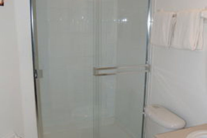 Room 2 of 82