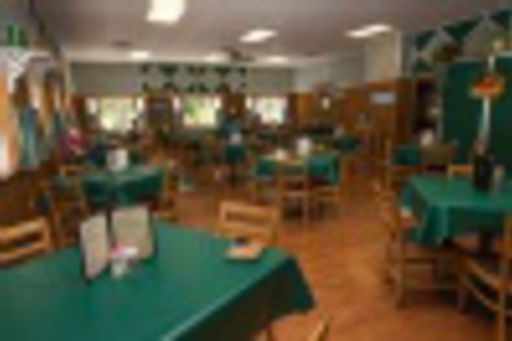 Dining 16 of 24