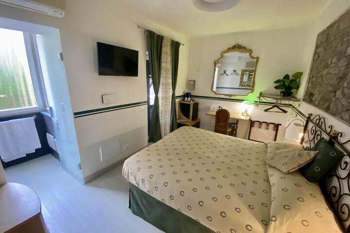 Room 108 of 190