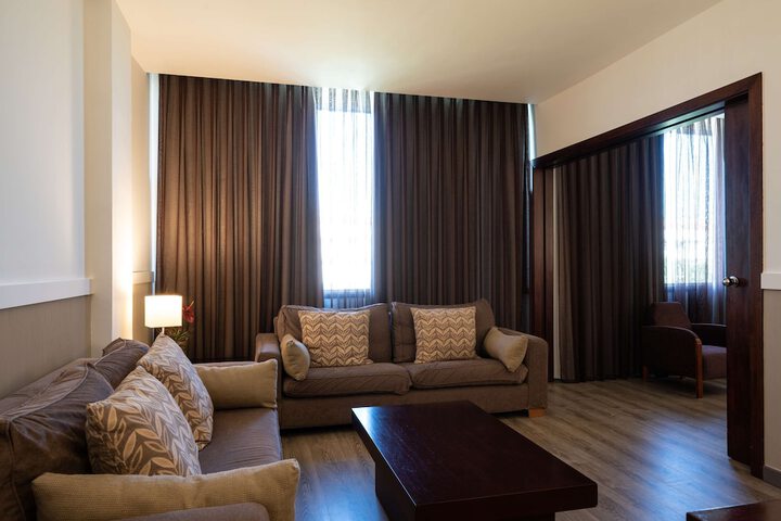Room 13 of 63