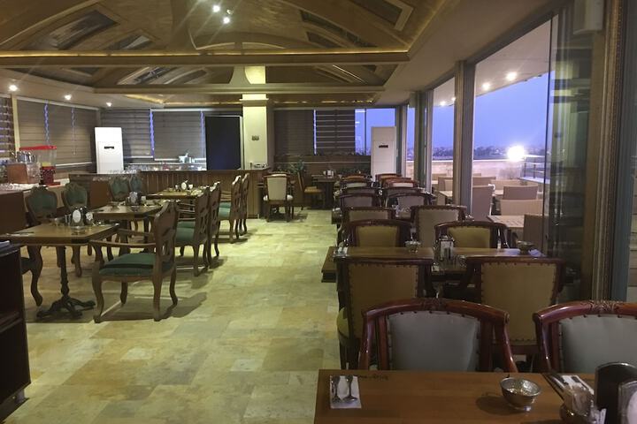Dining Photos