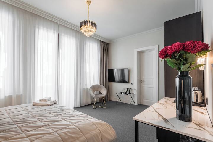 Room 79 of 208