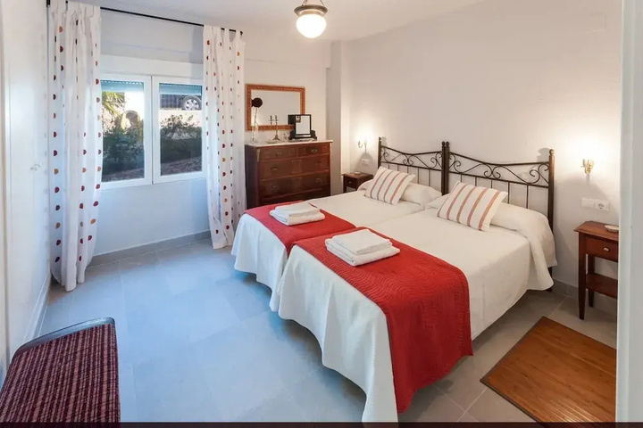 Room 4 of 14