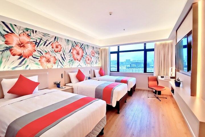 Room 26 of 63