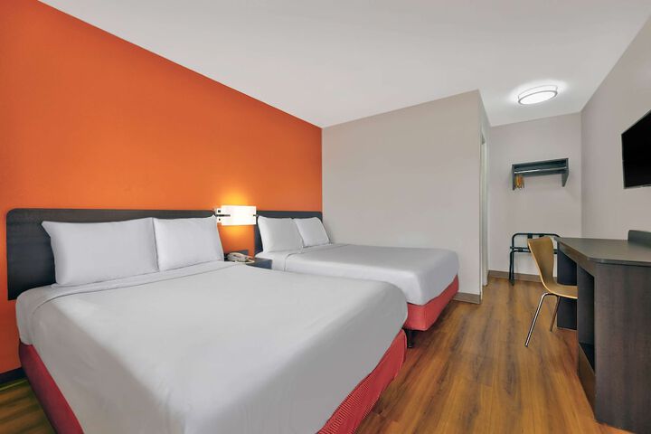 1 Double Bed Accessible (2 of 9)