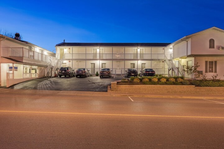 Hotel 64 of 65