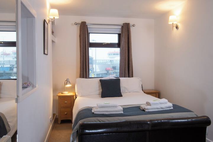 Room 10 of 82