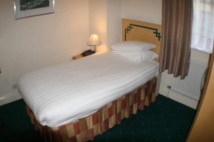 Room 10 of 29