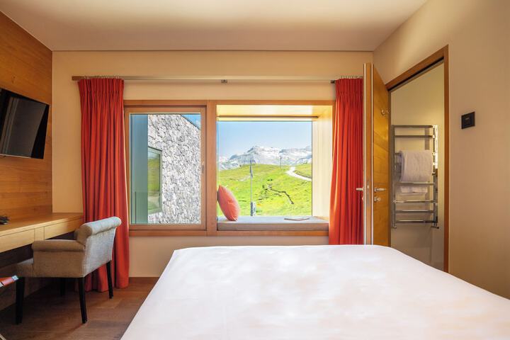 Room 15 of 65