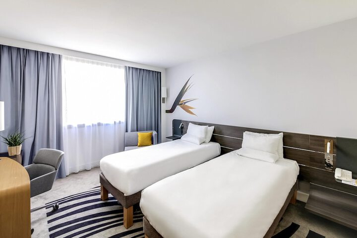 Room 19 of 108