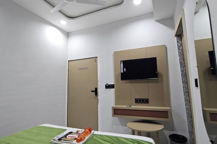Room 19 of 33
